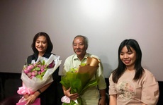 Diễn viên Hồng Ánh bồi hồi gặp lại đạo diễn Nguyễn Vinh Sơn
