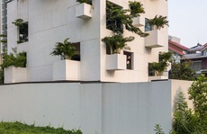 Nhà trổ 10 mảnh vườn lơ lửng