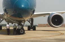 Liên tiếp phát hiện máy bay Vietnam Airlines rách lốp sau khi cất/hạ cánh