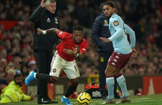 Mất điểm ngỡ ngàng sân nhà, Man United ngày càng xa Top 4