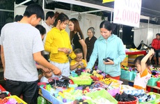 Ấm áp 'Ngày hội công nhân - Phiên chợ nghĩa tình'