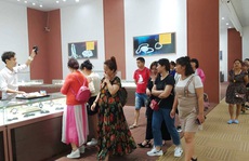 Khó xử lý cửa hàng dành cho khách Trung Quốc