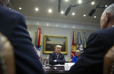 Tổng thống Donald Trump vật lộn với vấn nạn “mang tầm cỡ quốc gia”