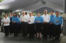 LĐLĐ TP HCM viếng lễ tang Phó Chủ tịch UBND TP Nguyễn Thị Thu