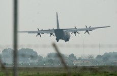 Thượng đỉnh Mỹ-Triều: Vận tải cơ C-130 đoàn Tổng thống Donald Trump đáp xuống Nội Bài