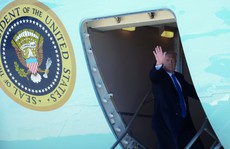 Tổng thống Mỹ Donald Trump lên Air Force One, hướng đến Hà Nội