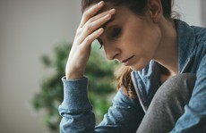 Chồng có mối quan hệ không bình thường với chị hàng xóm