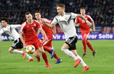 'Xe tăng' Đức suýt tuột xích trước Serbia trên sân nhà