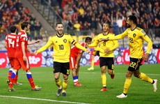 'Người nhện' Courtois tặng quà, Hazard đòi lại 3 điểm cho Bỉ