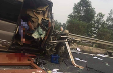 2 ô tô tông nhau kinh hoàng trên cao tốc Pháp Vân-Cầu Giẽ, 3 người thương vong
