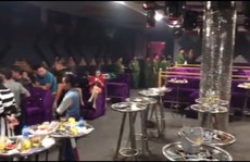 Đột kích quán bar vùng ven TPHCM, phát hiện nhiều người sử dụng ma túy