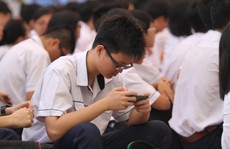 Smartphone lấy đi tuổi thơ của trẻ