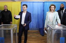 Bầu cử tổng thống Ukraine: Diễn viên hài Zelenskiy chắc thắng?