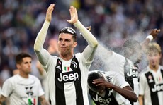 Mưa kỷ lục ngày Ronaldo vô địch Serie A cùng Juventus