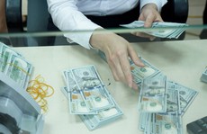Tỉ giá trung tâm lập đỉnh mới, giá USD ngân hàng nhảy vọt