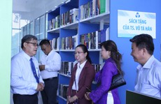 Tiến sĩ Võ Tá Hân tặng sinh viên hơn 1.300 cuốn sách