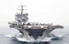 Máy bay không người lái Iran “lởn vởn” trên các tàu chiến Mỹ