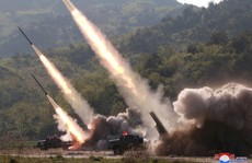 Triều Tiên “diễn tập tấn công tầm xa”, bị Mỹ bắt giữ tàu hàng