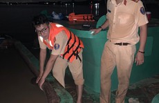 CSGT nổ súng bắt hai cát tặc âm mưu nhấn chìm sà lan trên sông Đồng Nai