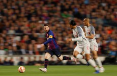 Xem Van Dijk cầu cứu đồng đội để ngăn chặn Messi