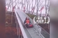 Trung Quốc: Bay khỏi cầu trượt, 14 người thương vong