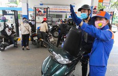 'Cú đấm' tăng giá xăng