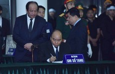 Thủ tướng Nguyễn Xuân Phúc, Chủ tịch QH Nguyễn Thị Kim Ngân ghi gì trong sổ tang?