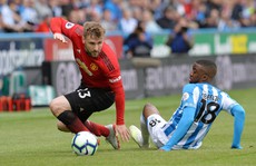 Man United bị đội rớt hạng đá văng xuống... Europa League