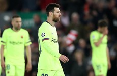 Messi cự 'fan' nhà và dân mạng trách tội Dembele