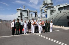 Ngắm 2 tàu Hải quân Hoàng gia Canada lần đầu ghé cảng Cam Ranh