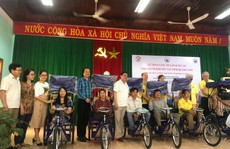 Hội đồng hương Quảng Nam tại TP. HCM: Trao 200 xe lăn, xe lắc cho người khuyết tật quê nhà