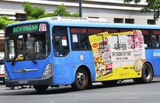 Giãn điều kiện để hút quảng cáo cho xe buýt