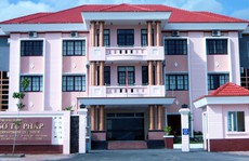Phó giám đốc sở từ chối nhận quyết định điều động chưa nhận được lương