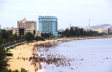 Bình Định sẽ chi hàng trăm tỉ đồng để di dời khách sạn bên bờ biển