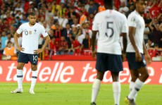 Hàng công tịt ngòi, Pháp thua sốc ở vòng loại Euro