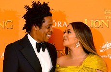Siêu sao Beyonce diện đầm Công Trí ra mắt phim “Vua sư tử”