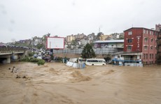 Lũ lụt khủng ở Nam Á, 180 người chết, hàng triệu người di dời