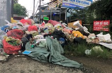 Dân bức xúc vì bãi rác nằm án ngữ cửa ngõ vào TP Bạc Liêu