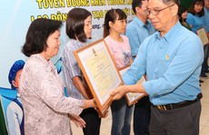 BÌNH DƯƠNG: Ký kết thỏa ước có lợi cho người lao động