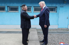 Phản ứng bất ngờ của ông Trump trước vụ Triều Tiên phóng tên lửa