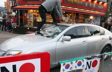 Hàn Quốc: Dùng kim chi “khủng bố” xe hơi Nhật Bản, còn gì nữa?