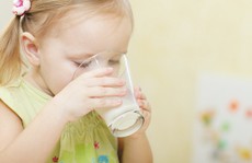 Nhiều trẻ thiếu máu vì... quá chăm uống sữa