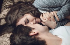 Bấp bênh giường chiếu khi vợ 'vượt mặt' chồng
