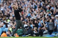 VAR 'cứu' Tottenham, Man City ôm hận đại chiến