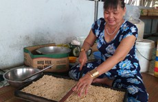 Bí quyết làm nên những hạt cốm thơm, giòn ở Cà Mau