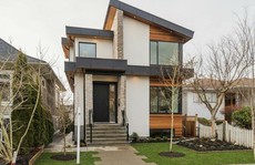 Nhà hẹp vẫn đẹp xiêu lòng với thiết kế tối giản, thông minh