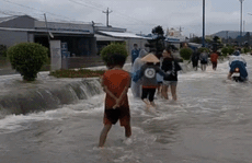 [Video] Phú Quốc ngập trong biển nước