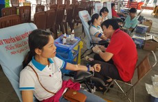 Vận động công nhân KCX-KCN hiến máu tình nguyện