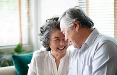 Mẹ hy sinh đủ rồi, mẹ có quyền lấy chồng chứ
