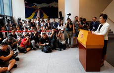 Sức ép bủa vây, lãnh đạo Hồng Kông vẫn nói cứng